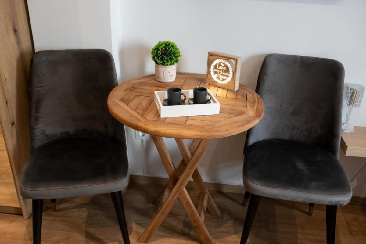 Cozy Modern Studio In Thessaloniki Appartement Buitenkant foto