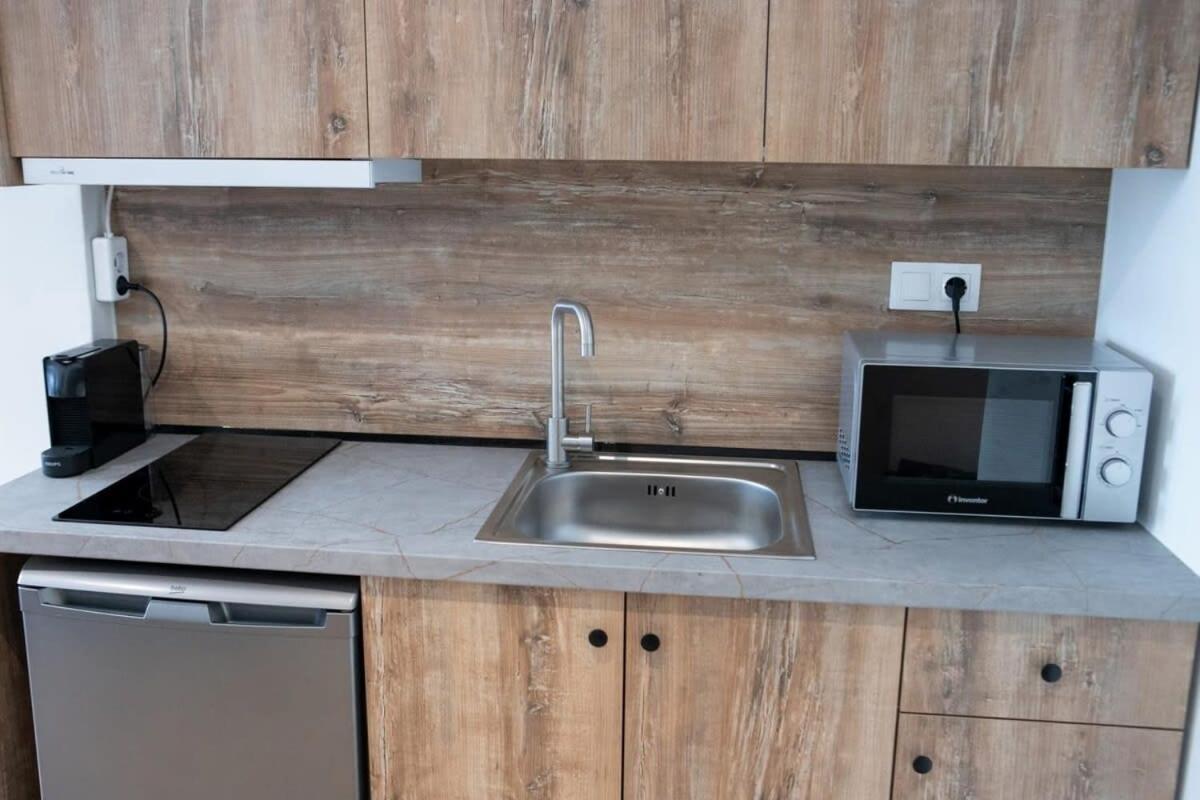 Cozy Modern Studio In Thessaloniki Appartement Buitenkant foto